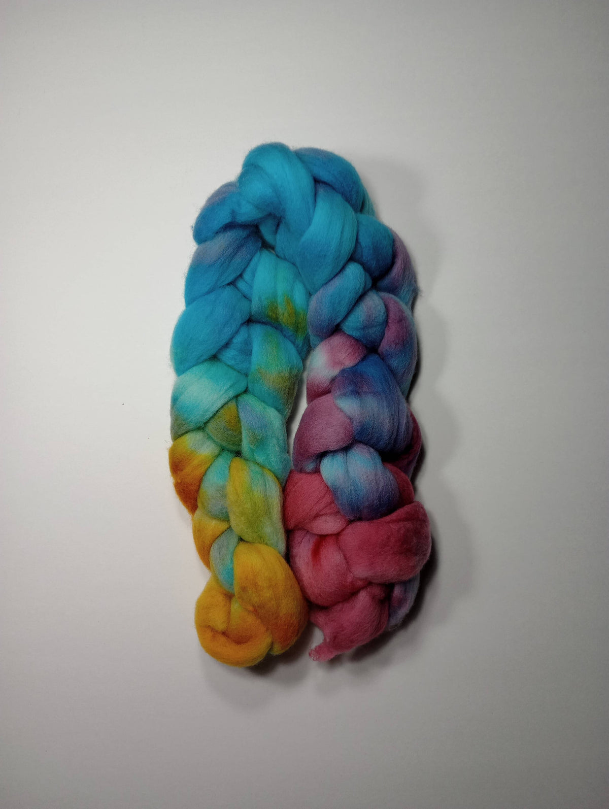 Cormo Hand Dyed Roving - 100 g. braids - Chameleon