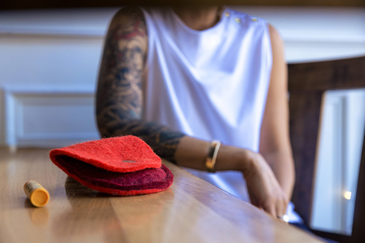 The Curve-Mini Felt Pouch