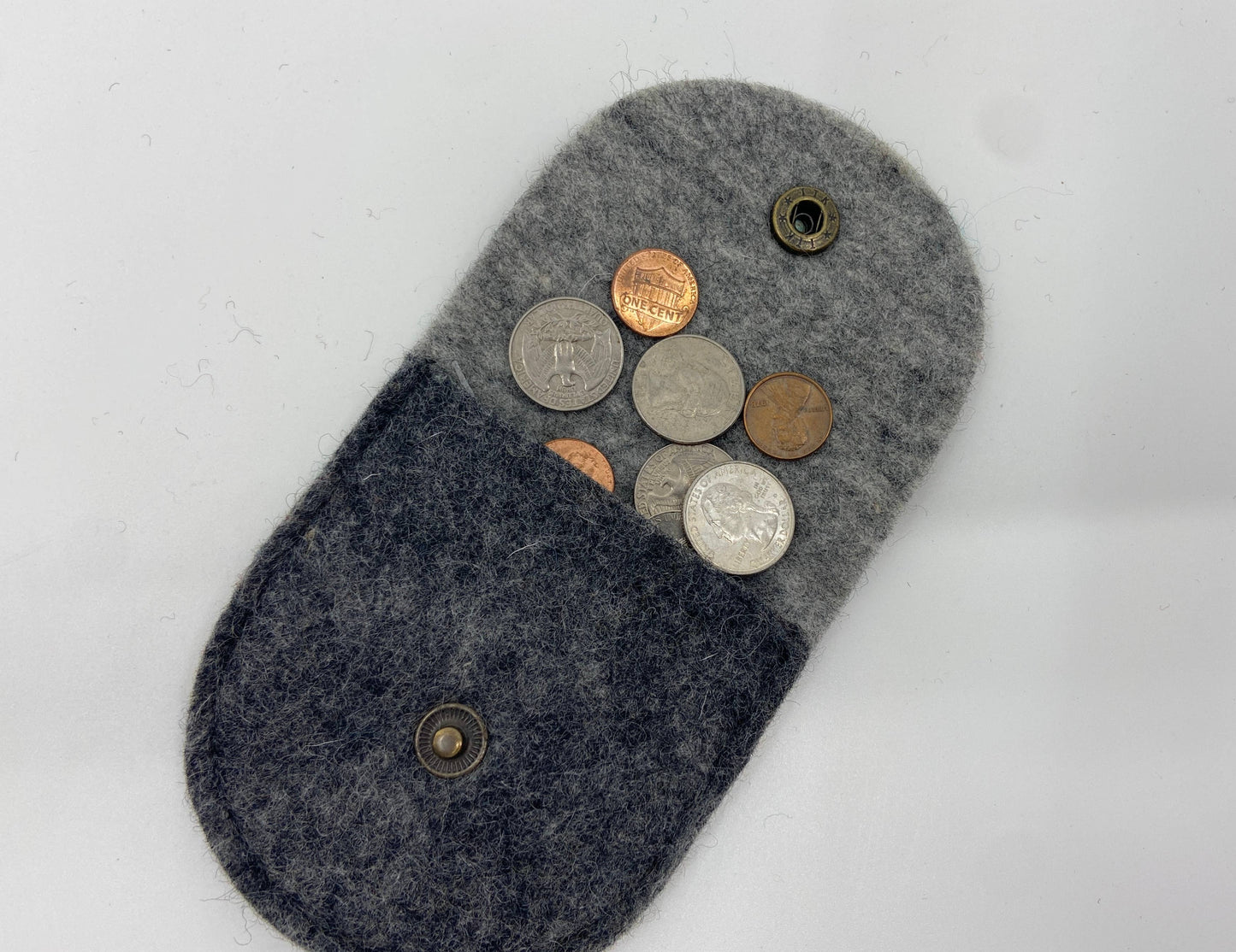 The Curve-Mini Felt Pouch