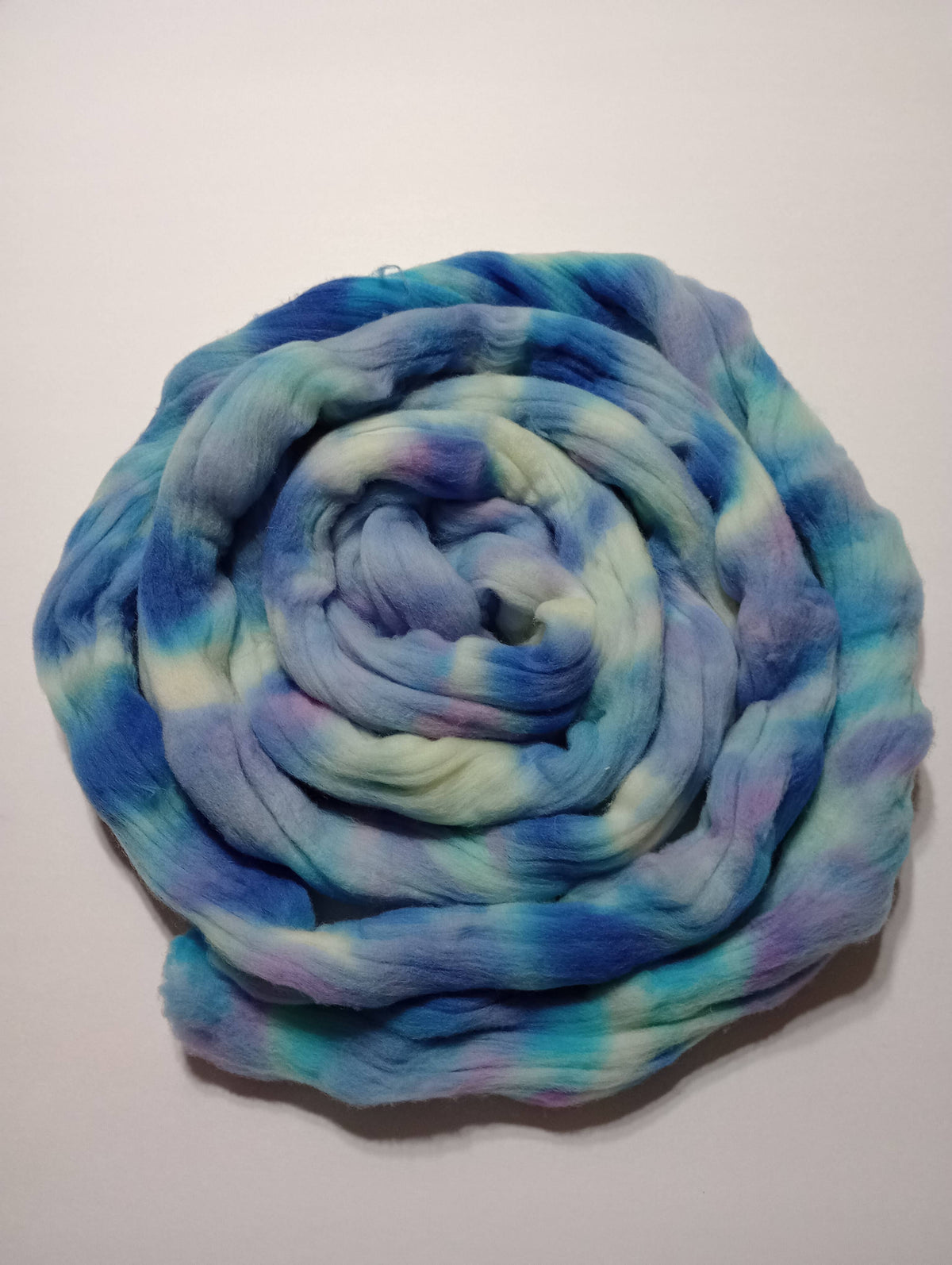 Rambouillet Hand Dyed Roving - 100 g. braids - Blue Iris
